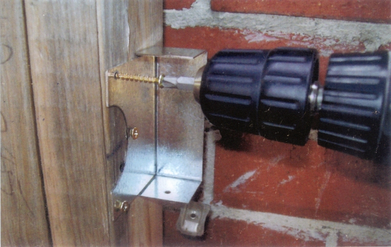 Attache with screws